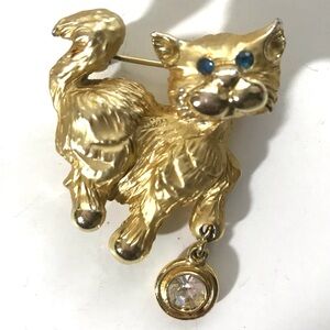 Vintage! Gigi Giusti Gold-Tone Cat Brooch with Blue Eye Accents and Crystal Drop